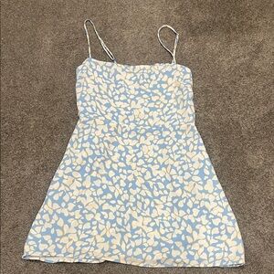 RESA medium dress, silky, Speghetti straps. Stretchy around the back!